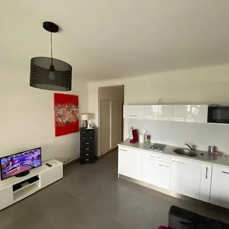 Location De Vacances A Les Pins Vue Mer Apartment Juan-les-Pins